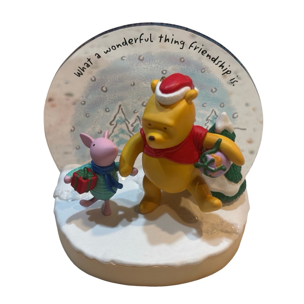 Hallmark Keepsake 2005 “True Friends” Ornament – Winnie the‎ Pooh & Piglet